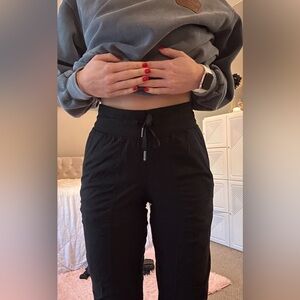 Lululemon Dance Studio Joggers 
Mid-rise
Color: Black
Size: 4